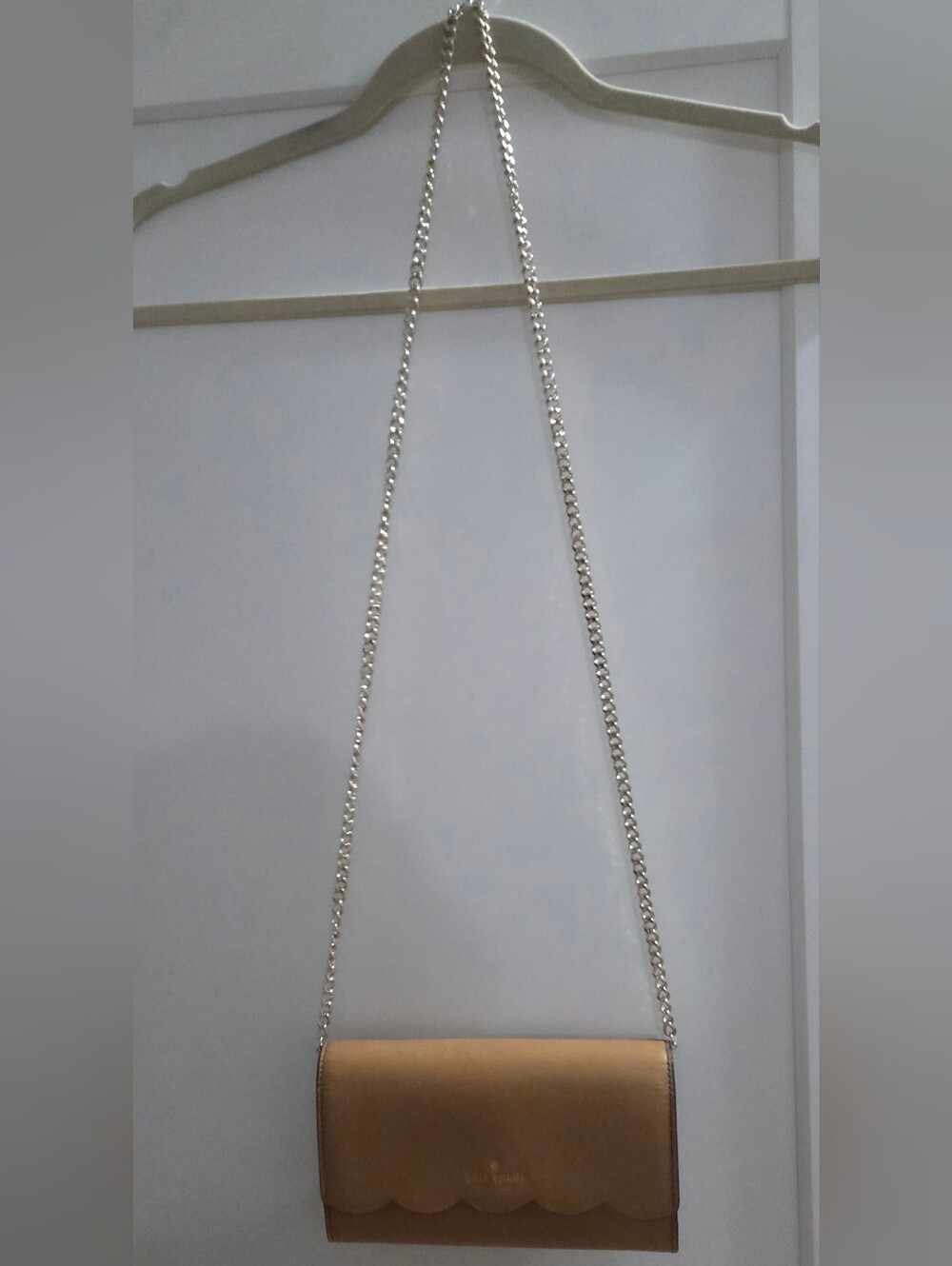 Kate Spade Cognac Leather Scallop Crossbody Bag
Beautiful Kate Spade crossbody
